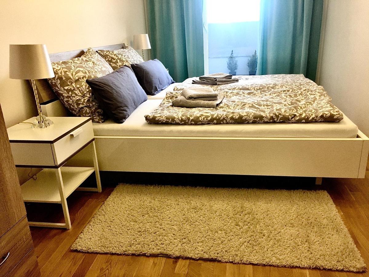 2 Bedroom Apartment Next To Metro U1 And Garage Parking Vienna Exterior photo