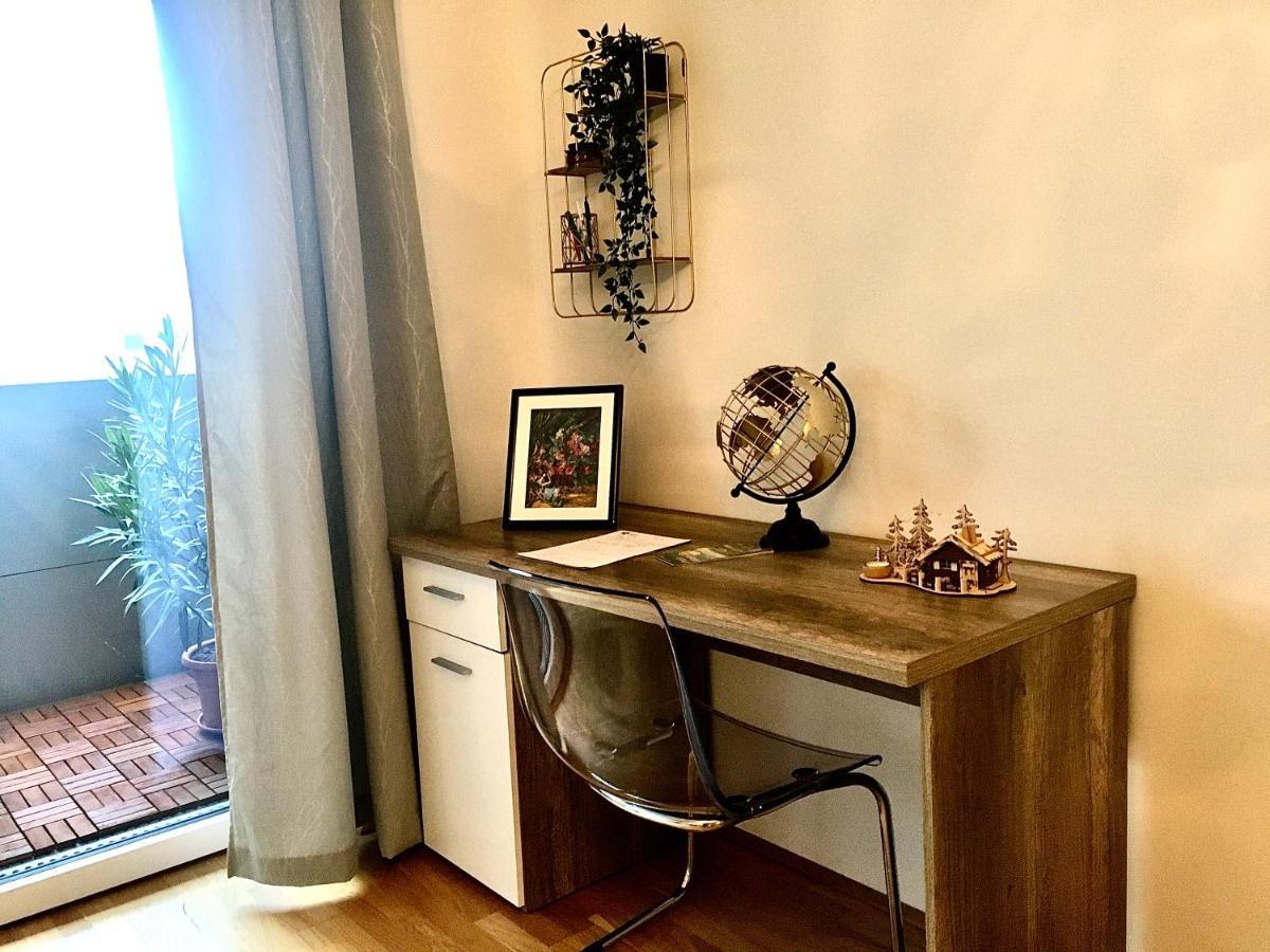 2 Bedroom Apartment Next To Metro U1 And Garage Parking Vienna Exterior photo